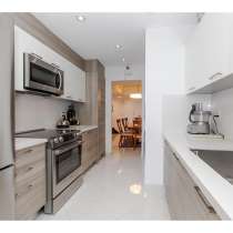 Большая квартира с современным дизайном в Авентуре, в г.Aventura