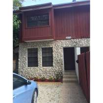 Таунхаус с ремонтом в Норт-Майами-Бич, в г.North Miami Beach