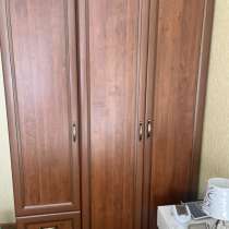 Продается шкаф в спальню цвет какао, дерево, в хорошем сос, в Учалах