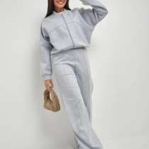 ЗАМШЕВЫЙ КОСТЮМ ЖЕНСКИЙ, в Казани