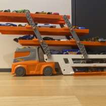 Hot wheels 48 шт + машина для хранения (на фото), в Химках