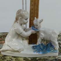 Фарфоровая статуэтка Алёнушка с козлёночком, козлёнком, в Москве