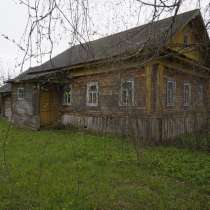 Бревенчатый дом в жилом селе,, в Москве