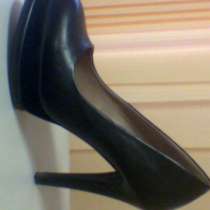 Продам вещи обувь женские, в Москве