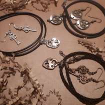 Три комплекта (подвеска и серьги) цена за все, в Кемерове