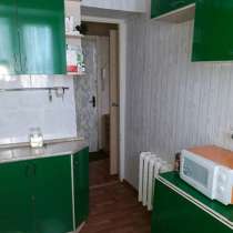 Улица Краснофлотцев, 15. Сдается комната в двушке, метро Маш, в Екатеринбурге