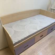 Кровать, в Октябрьском