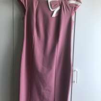 Женское платья р.50 цена1850руб, в Москве