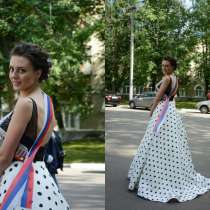 Выпускное/вечернее платье от Sherri Hill с пышной белой юбкой в чёрный горох. , в Москве