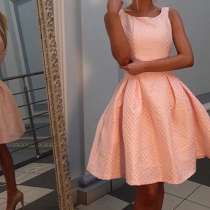 Платье из жаккардовой ткани, в Москве