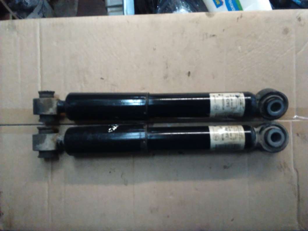 Sachs амортизатор задний 1шт. Пежо партнер задний амортизатор. Задние амортизаторы пежо партнер м59. Пежо партнер задний амортизатор. Задние амортизаторы пежо партнер.