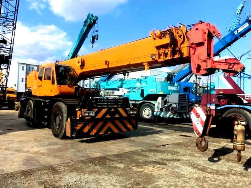 автокран zoomlion 30 тонн. 1. мобильный кран ltm 1040-2. кран тадано 100. зумлион кран 30 тонн.